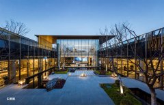 入园大堂：气派归家门徽