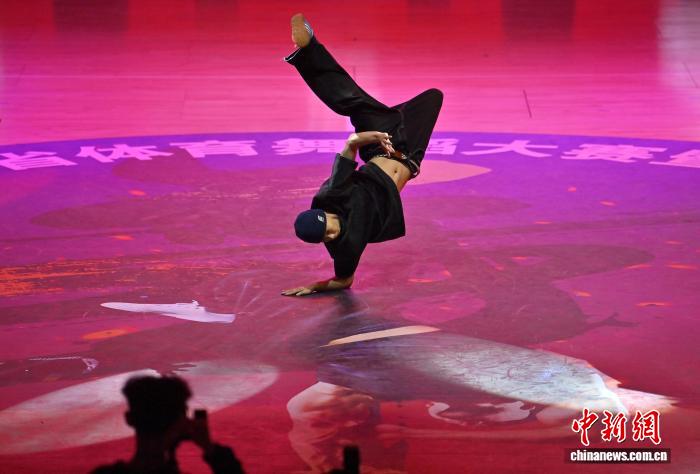 2025中国·吉林街舞国际邀请赛长春启幕 国内外千