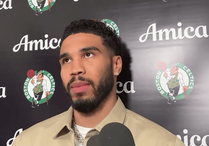 塔图姆复出四场渐入佳境：康复信心爆棚，挡拆