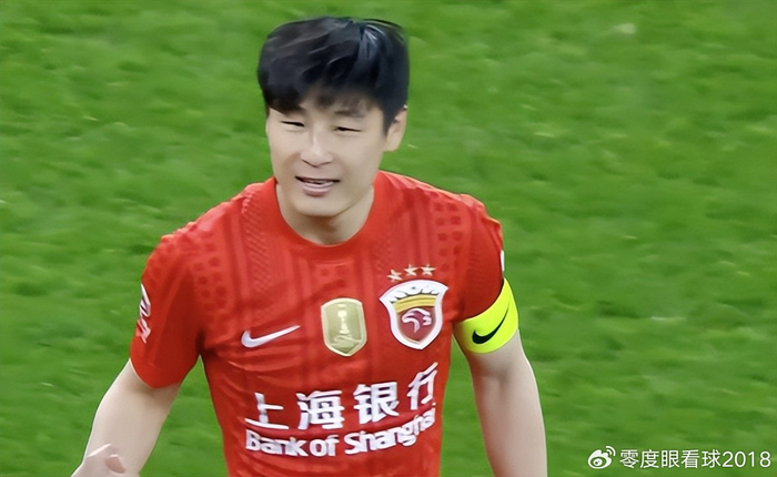 武磊伤愈复出独造两球 上海海港4-1送青岛西海岸