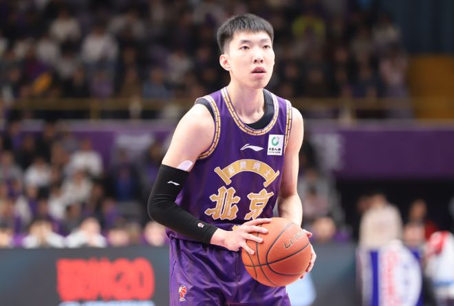 深圳男篮绝地反击逆转北控 史密斯压哨绝杀助队