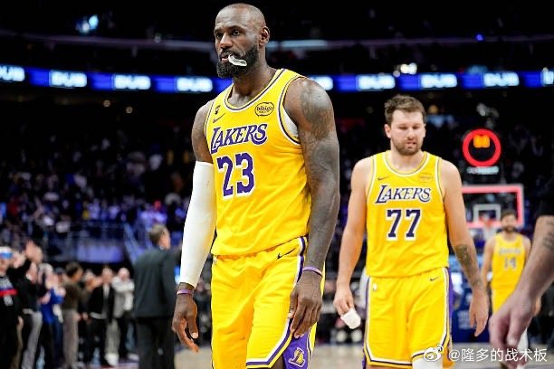 詹姆斯：减少出手为团队胜利牺牲个人数据