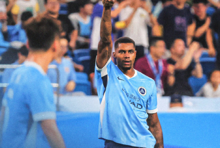 深圳新鹏城5-2力克武汉三镇，韦斯利乌龙球成关