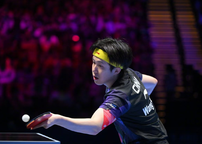 王楚钦力克强敌逆转夺冠 王皓泪洒现场见证弟子